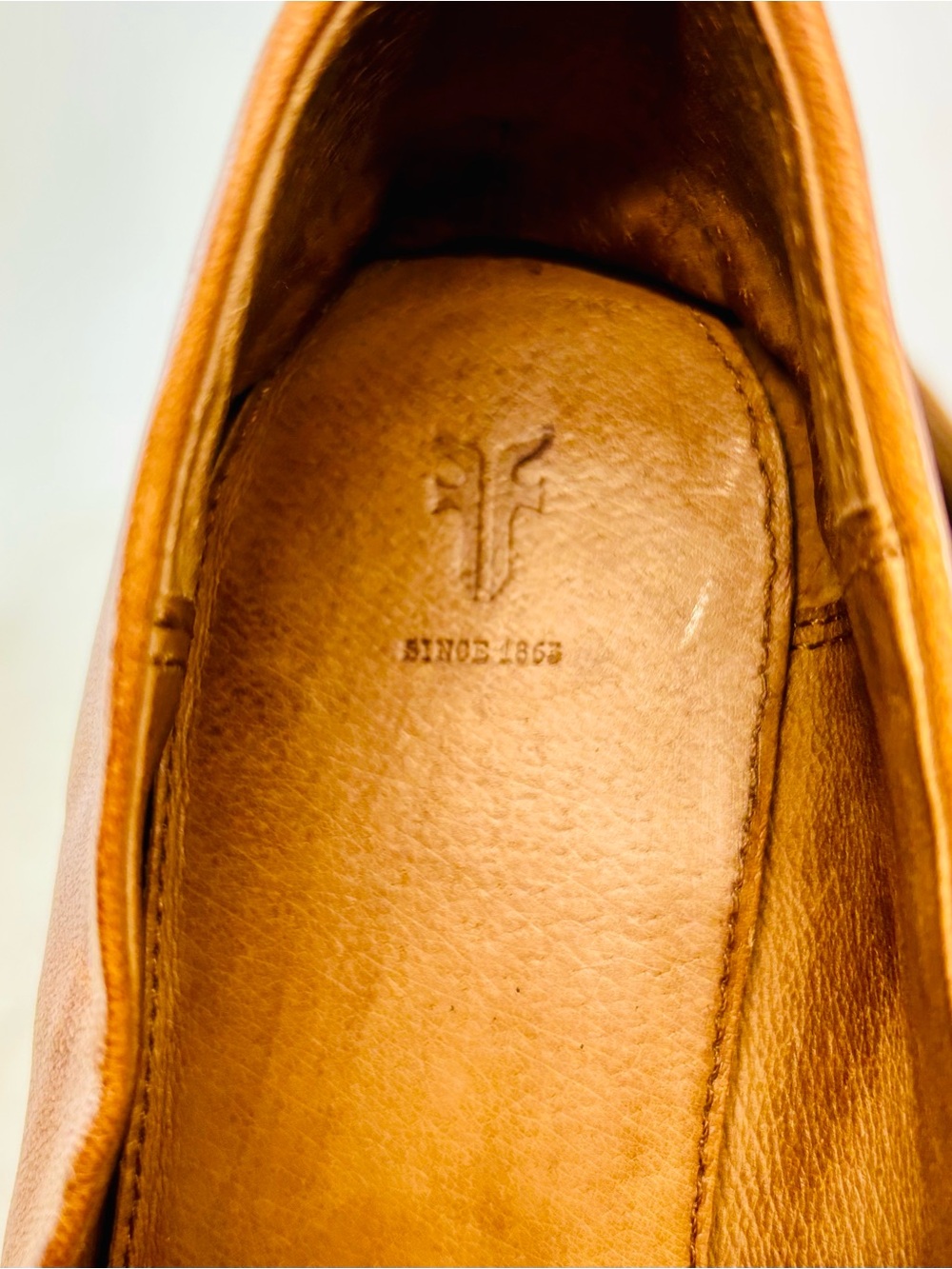 FRYE Camel Tan Terri Buffalo Leather Minimalist Penny Loafers, size 11 M FLAW - Picture 9 of 15